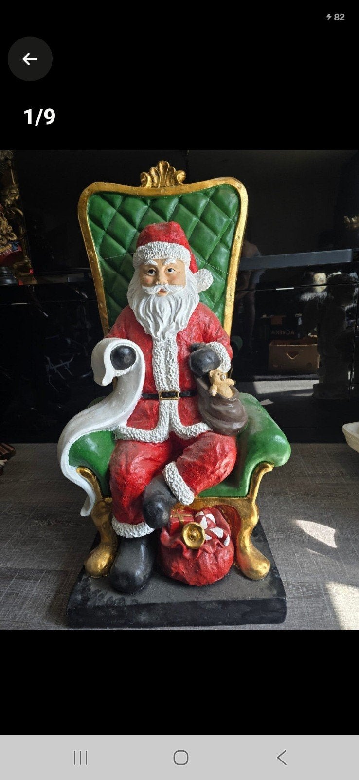 Kerstman op groene stoel.
50 x 50 x 106 cm. Gemaakt van Poly, Ophalen, Nieuw