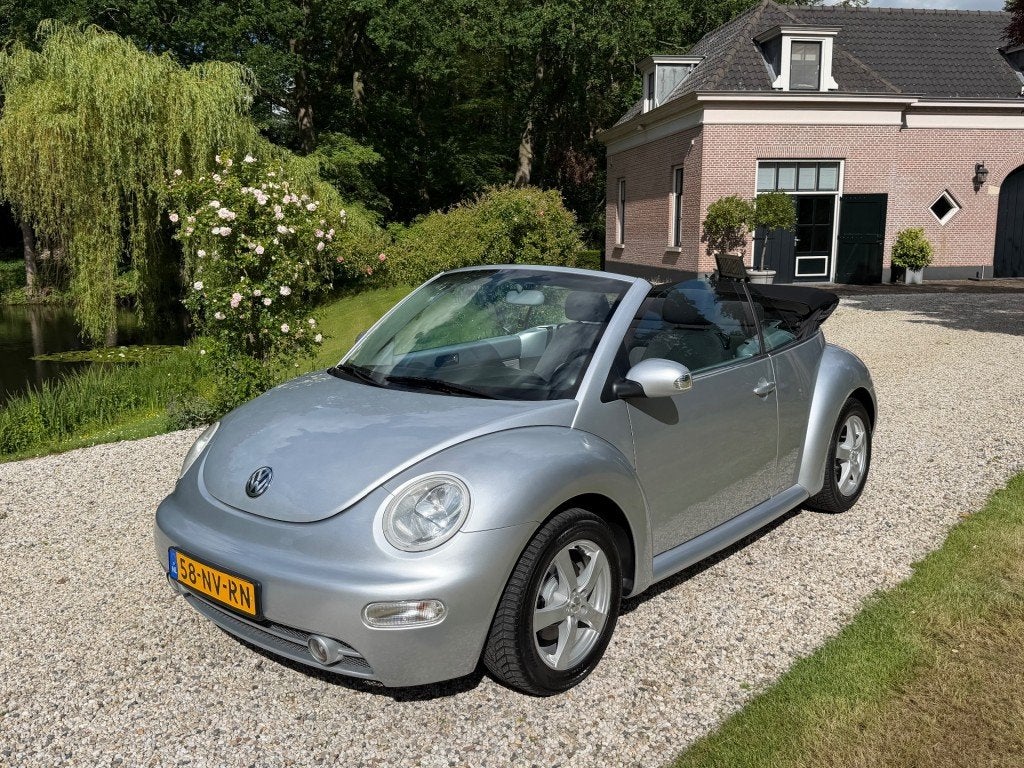 Volkswagen NEW BEETLE KEVER Cabrio 2.0 handbak NL-auto Airco, Auto's, Voorwielaandrijving, Gebruikt, Beetle (Kever), 4 cilinders