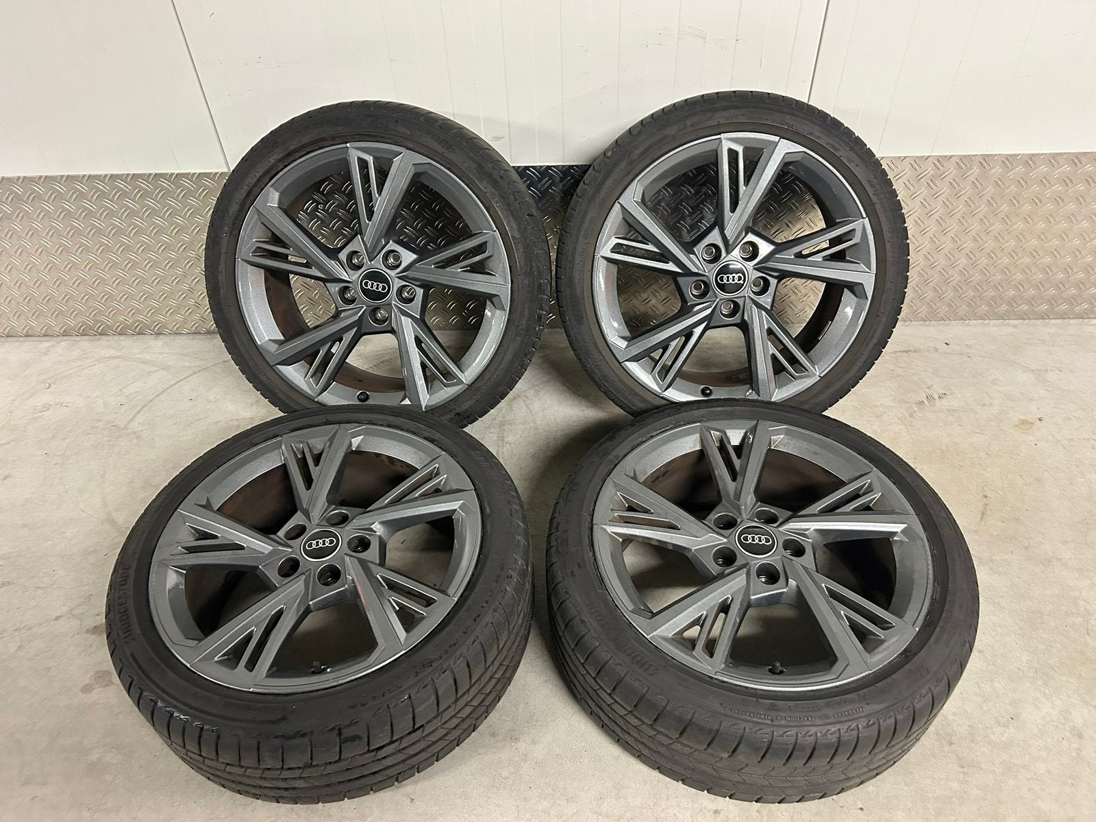 Originele Audi A3 S3 8Y 8V 8P 18 inch 5x112 Bridgestone AO, Ophalen, Gebruikt, Banden en Velgen, Personenwagen