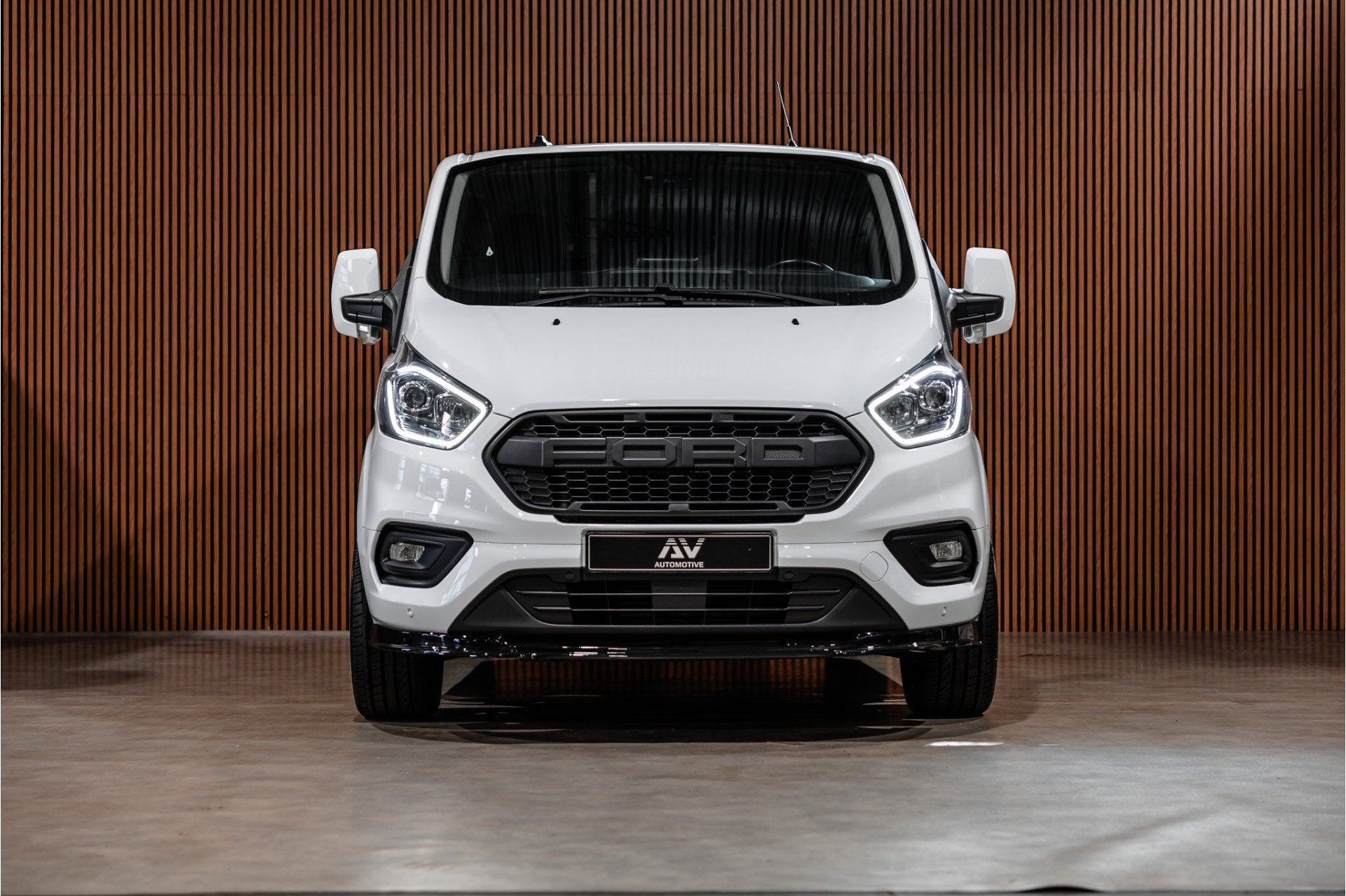 Ford Transit Custom 300 2.0 TDCI | Raptor Edition | CarPlay, Auto's, Voorwielaandrijving, Stof, Zwart, 4 cilinders