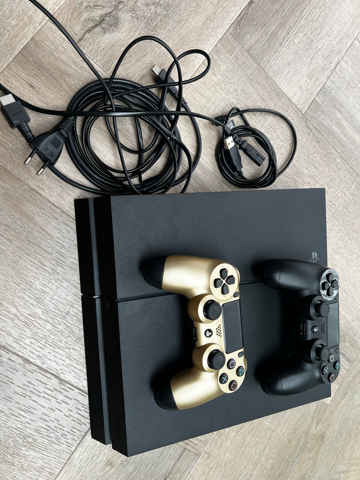 PlayStation 4 1TB met 2 controllers  (v12.50), Ophalen, Gebruikt, Met 2 controllers, 1 TB
