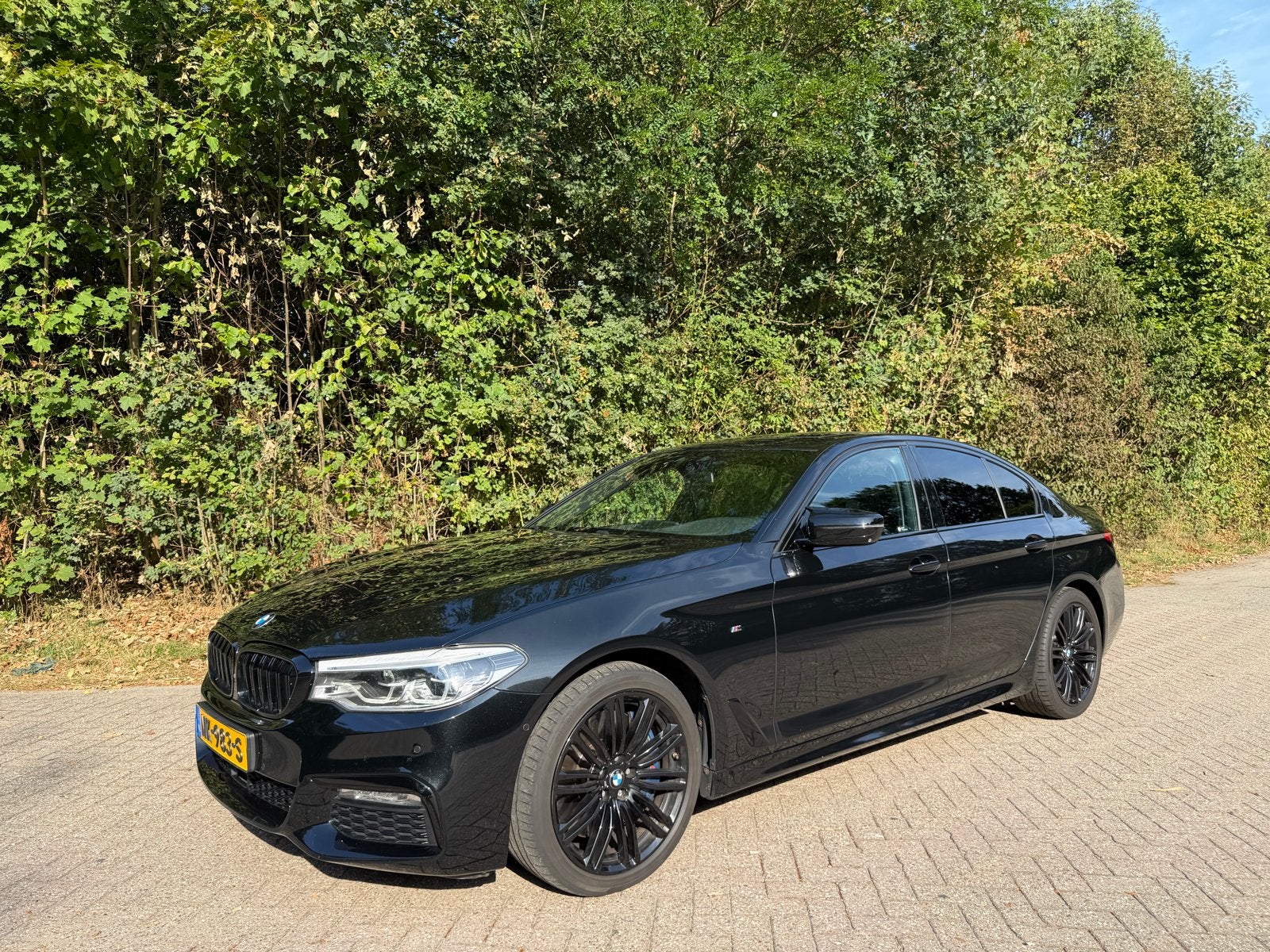 BMW 5-Serie 540i 2017 Zwart Bowers & Wilkins, Auto's, Automaat, Lichtsensor, Zwart, 2000 kg