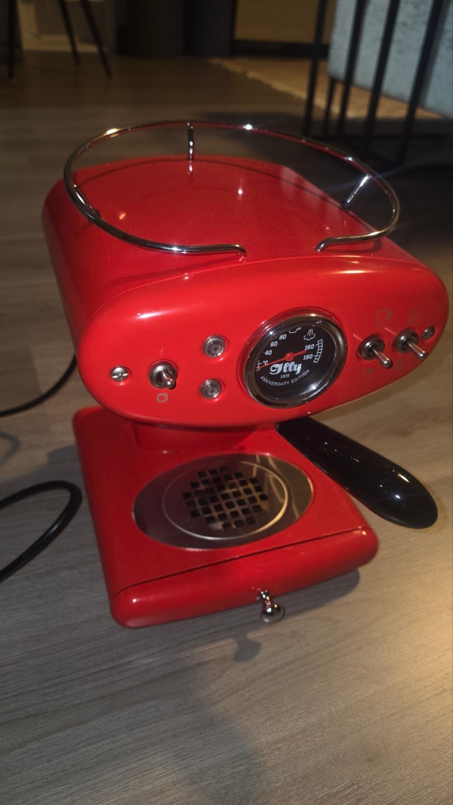 Illy X1 Anniversary Iperespresso Espressomachine Rood, Stoompijpje, Koffiepads en cups, Gebruikt, Espresso apparaat