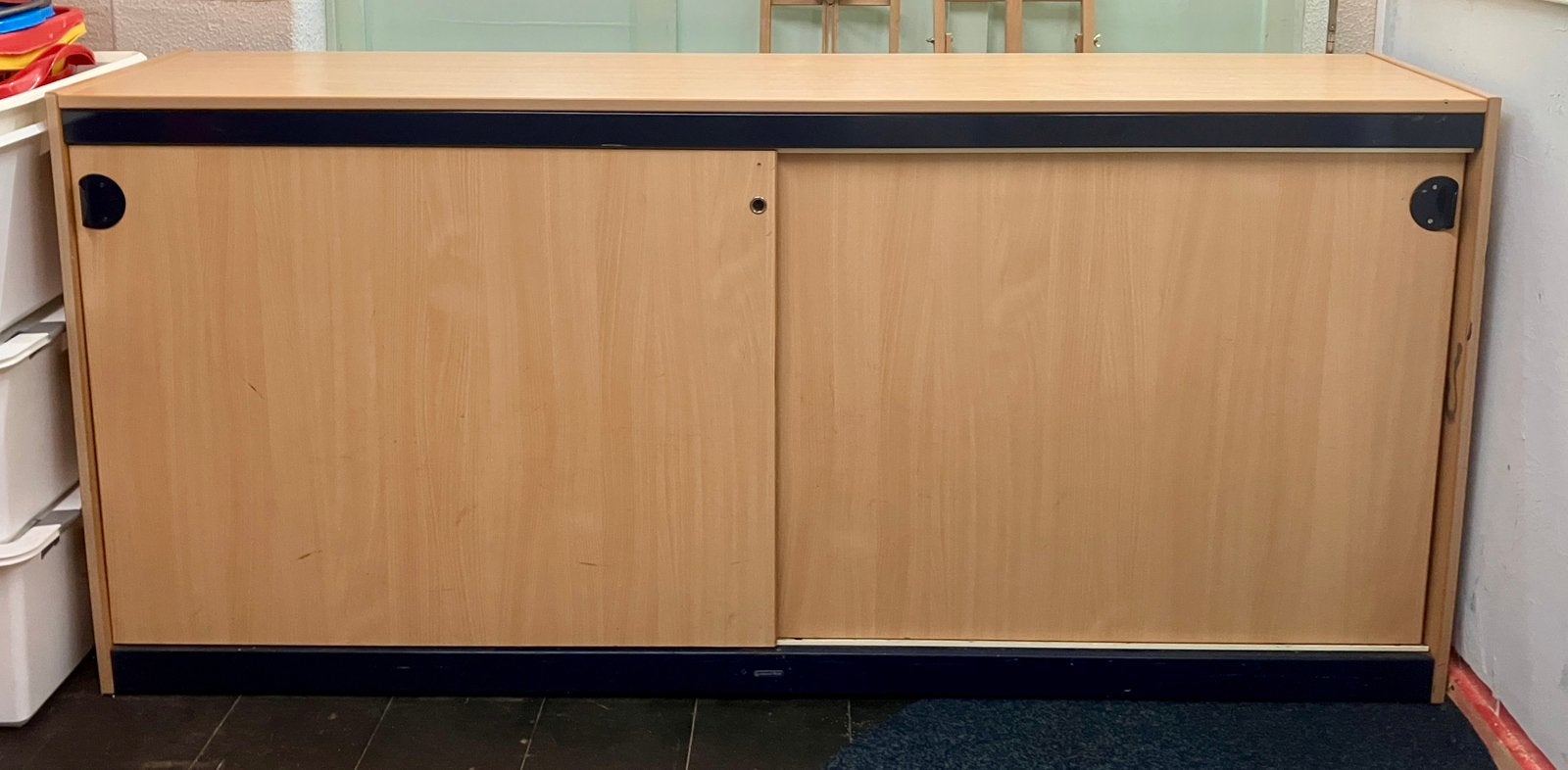 Schoolkast 200 x 92 x 42 cm. Twee beschikbaar., Ophalen, Gebruikt, 150 tot 200 cm, Meerdere deuren