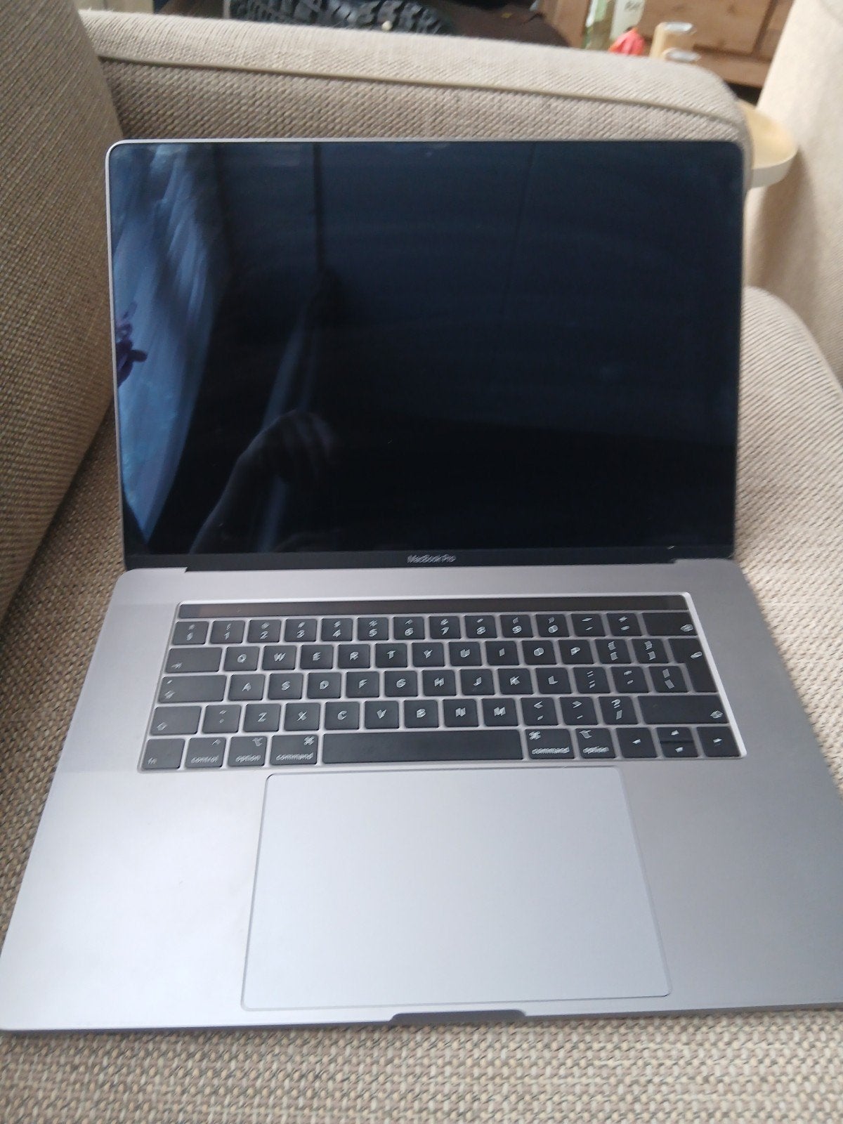 MacBook Pro 15 inch touchbar 2019 - Start niet op, Computers en Software, Apple Macbooks, MacBook Pro, 2 tot 3 Ghz, Ophalen of Verzenden