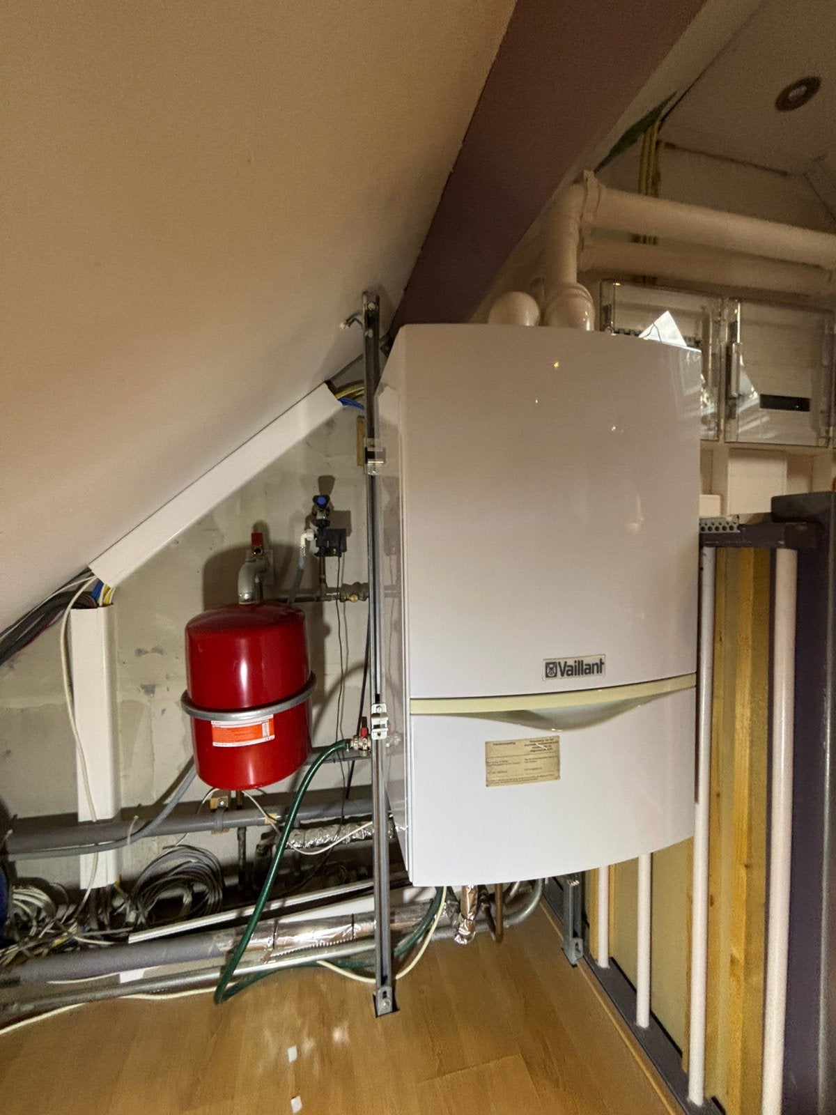 Vaillant CV ketel VHR NL 24-28/3 C, Ophalen, 30 tot 80 cm, Gebruikt, Cv-ketel of Combi-ketel