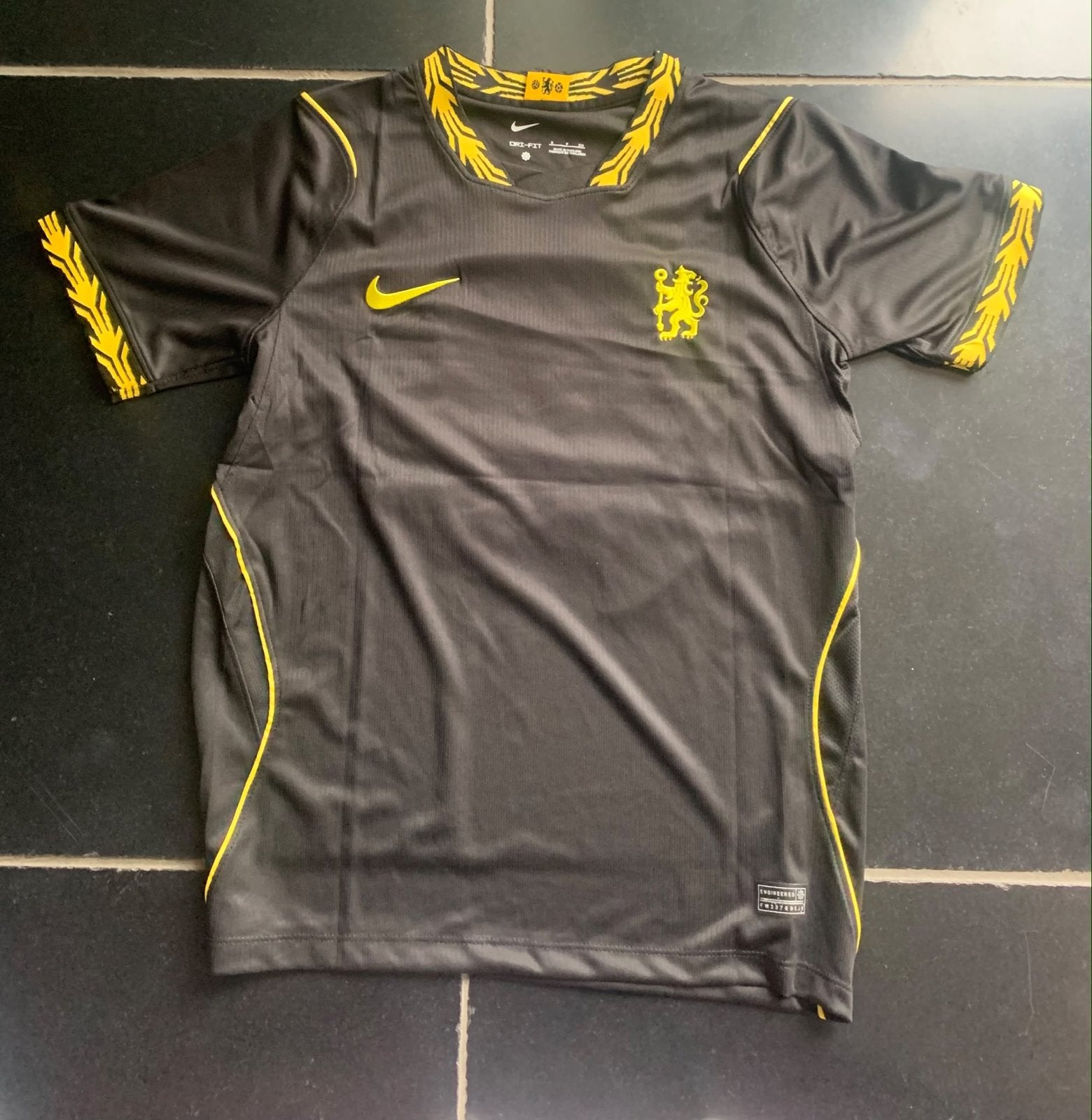 Chelsea Palmer 10 Voetbalshirt Zwart/Geel Maat M, Kleding | Heren, Maat 48/50 (M), Zwart, Ophalen of Verzenden, Zo goed als nieuw