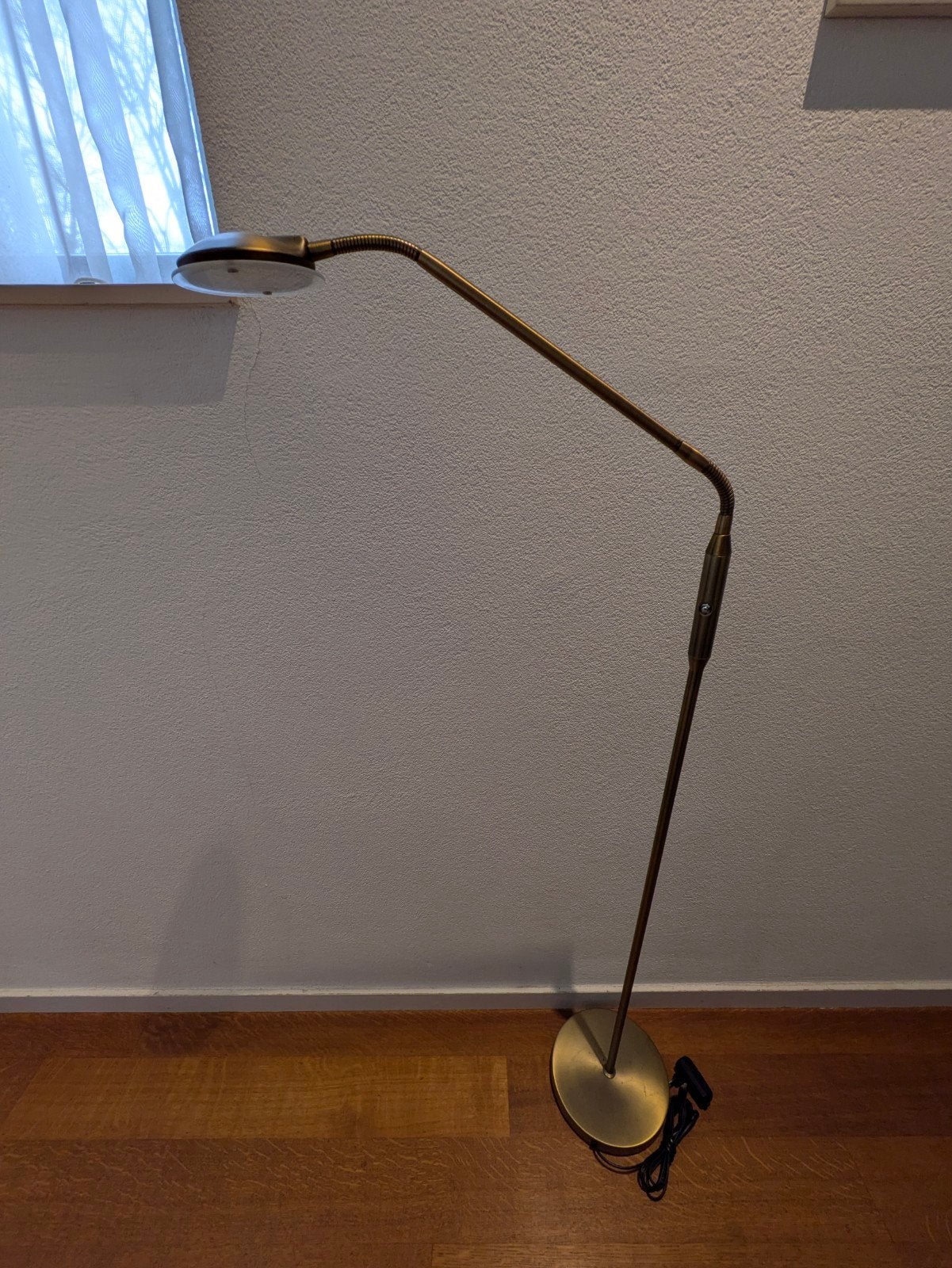Messing vloerlamp met flexibele arm, Ophalen, Modern, Klassiek, Gebruikt, 100 tot 150 cm