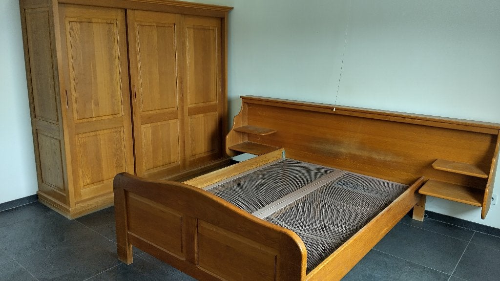 Degelijke slaapkamer in licht eikenhout – bed en kledingkast, Ophalen, Gebruikt, Bruin, Klassiek