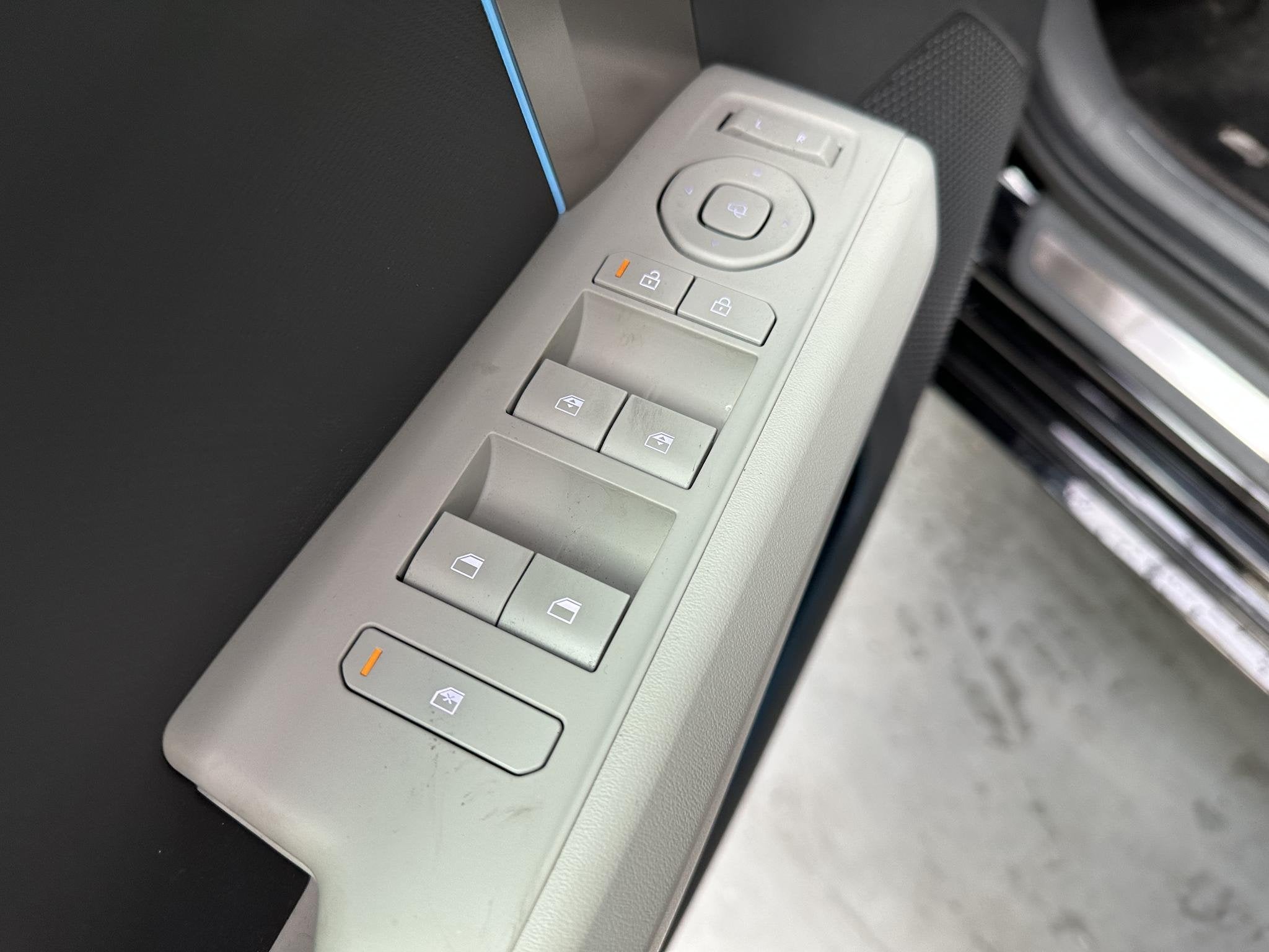Kia EV3 GT-PlusLine 81.4 kWh, Zwart, Origineel Nederlands, 204 pk, 1000 kg