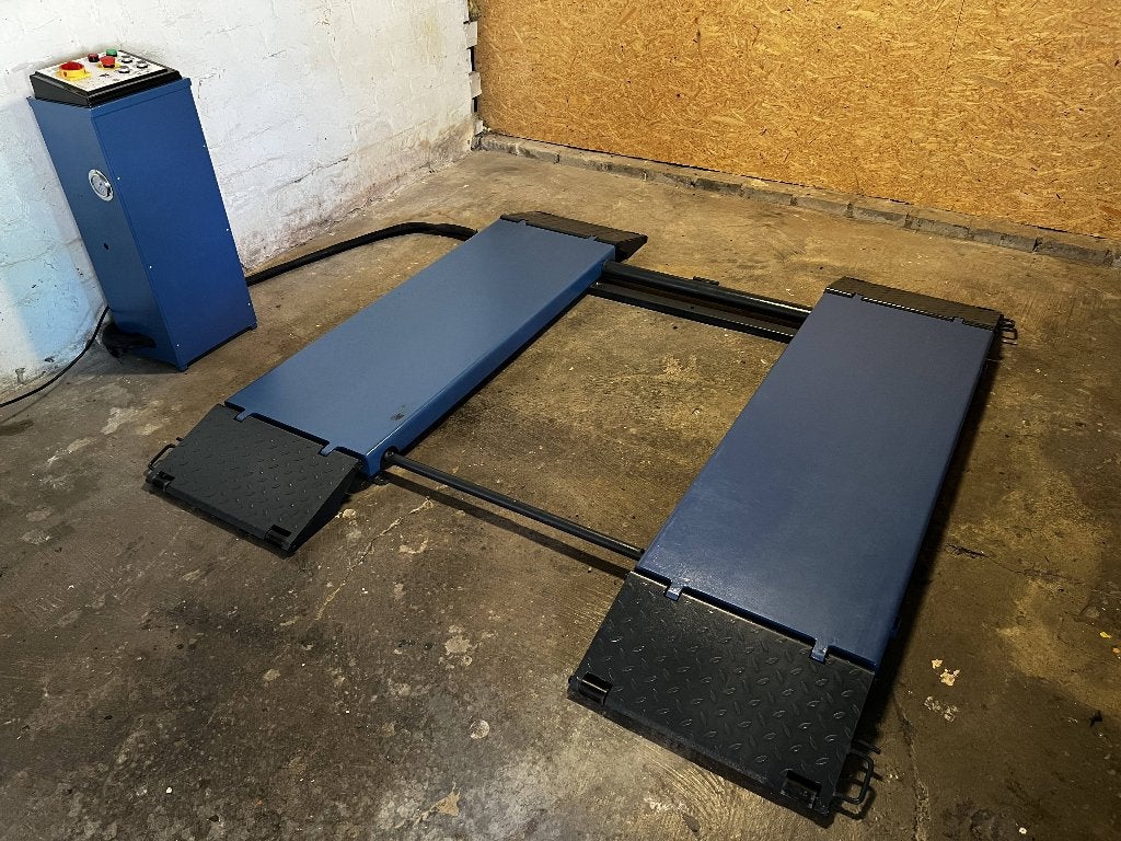 Kroemer X10 mobiele schaarhefbrug 3 ton – 230V, Ophalen, Zo goed als nieuw