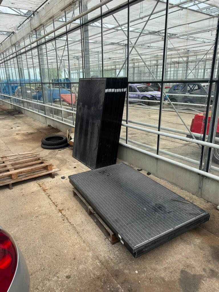 Zonnepanelen ongebruikt -  Bisol Premium BMO 300Wp 16 stuks, Doe-het-zelf en Verbouw, Zonnepanelen en Toebehoren, Ophalen, Nieuw