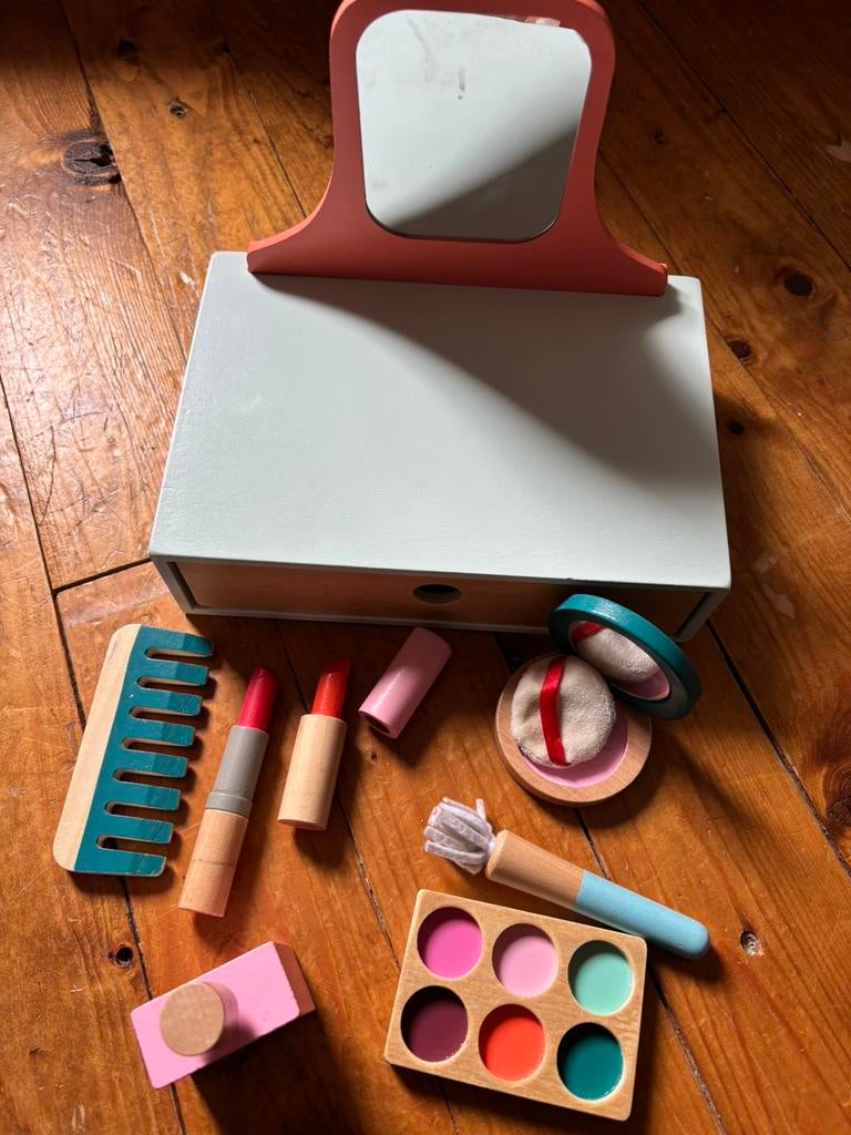Houten make up set met spiegel en opberglade, Kinderen en Baby's, Speelgoed | Houten speelgoed, Ophalen of Verzenden, Gebruikt