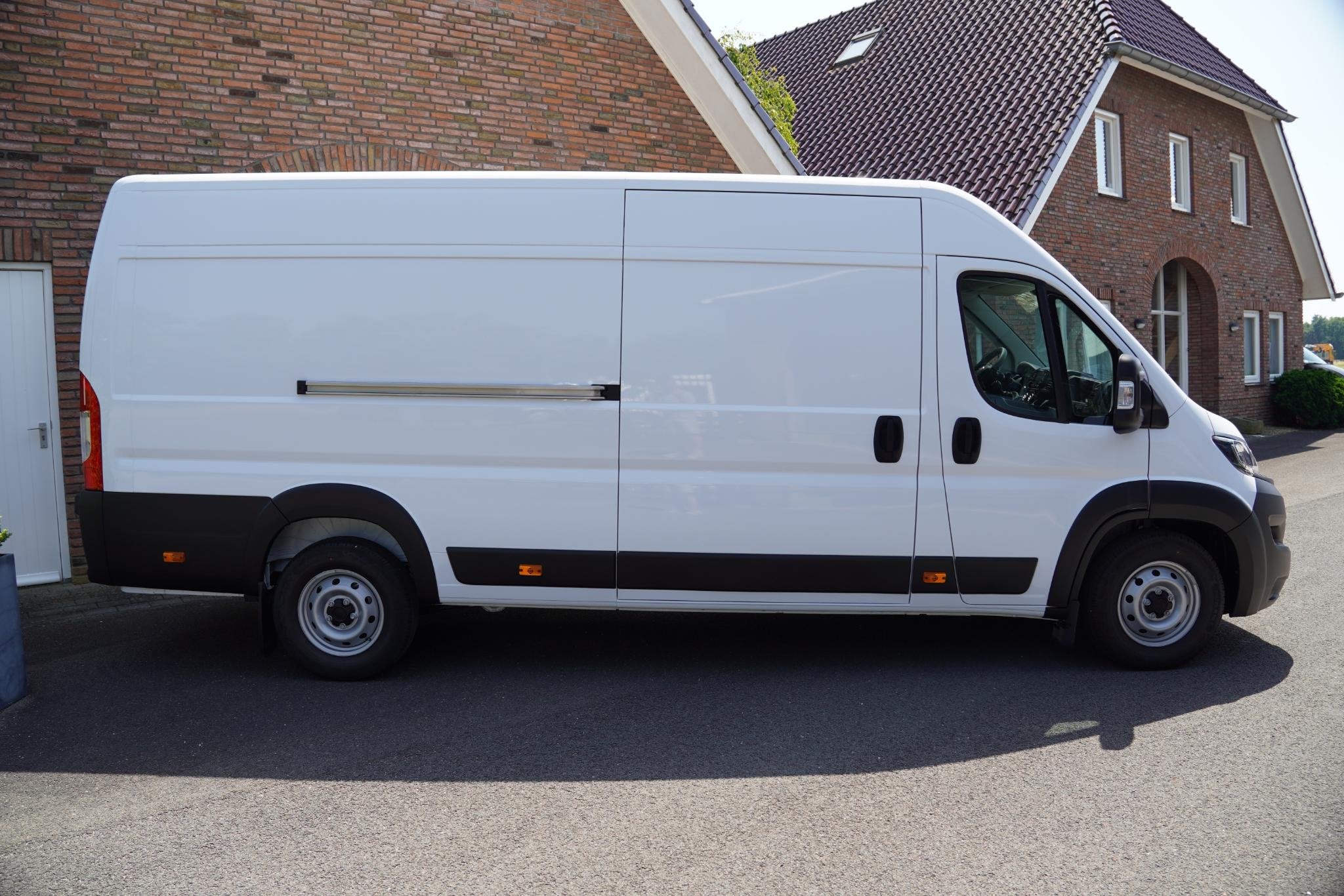Fiat Ducato L4H2 MultiJet 140 pk Airco, BPM vrij, PDC, NIEUW, Auto's, Voorwielaandrijving, Stof, Gebruikt, Euro 6