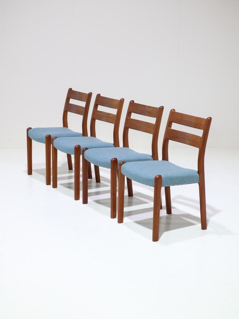 4x Eetkamerstoelen EMC Møbler teak blauw Deens 1960s, Huis en Inrichting, Ophalen, -, Blauw, -