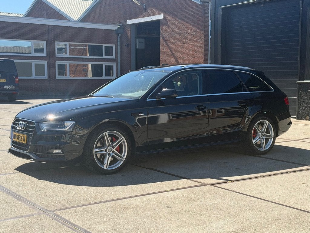 Audi A4 Avant 3.0 TDI quattro S-Line Auto Adapt Cruise Pano, Auto's, Audi, Automaat, Euro 5, Gebruikt, Zwart