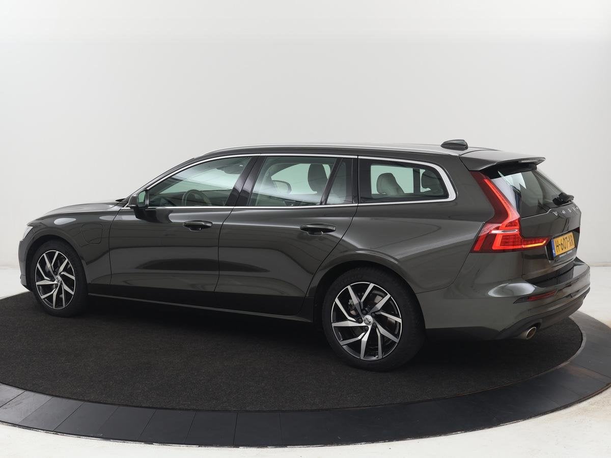 Volvo V60 2.0 T6 Twin Engine AWD Momentum Pro | SOH 88% | St, Auto's, Gebruikt, Euro 6, 4 cilinders, Leder en Stof