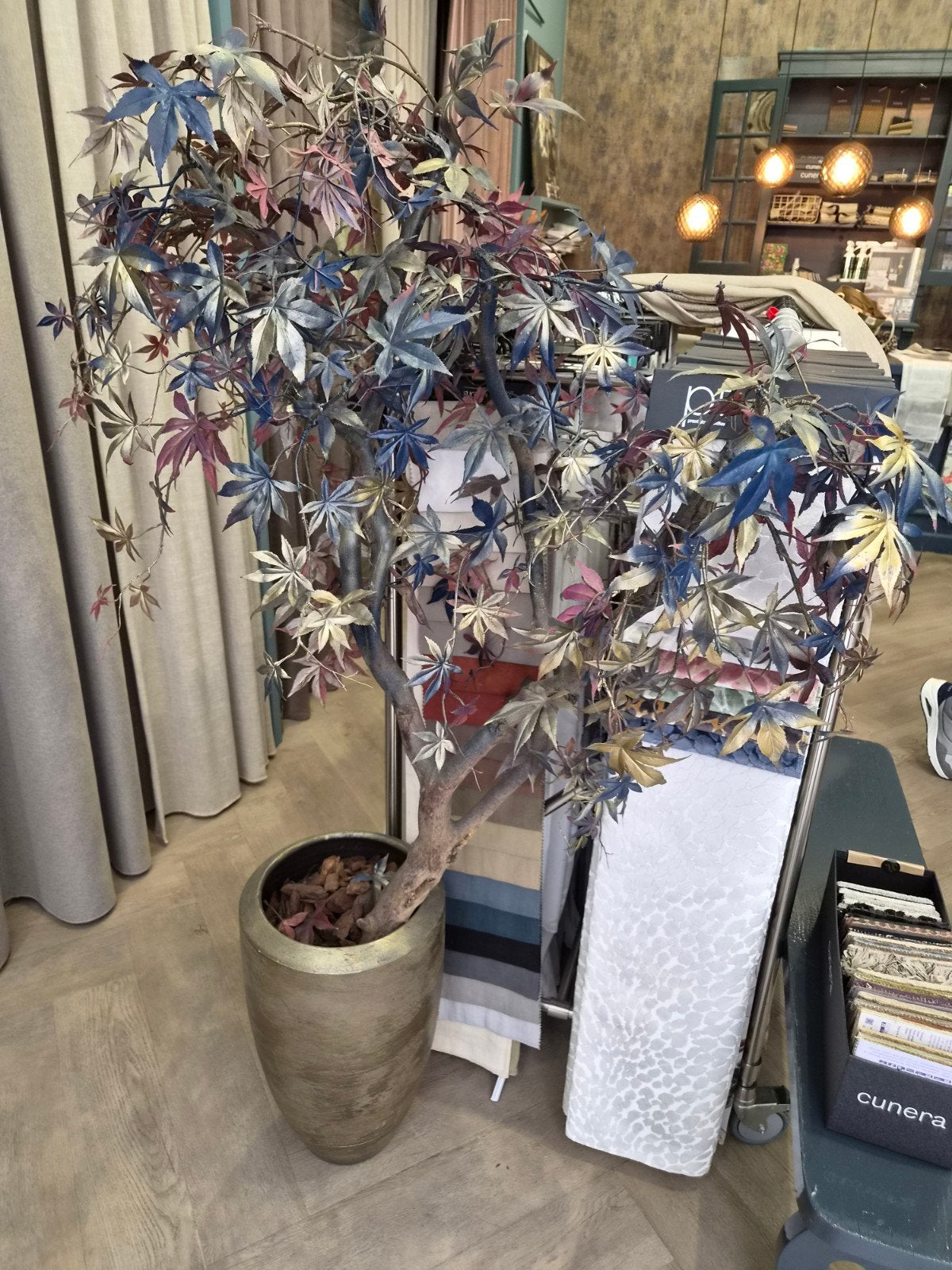 Kunstplant met kleurrijke bladeren in pot, Met pot of vaas, Kunstplant, Ophalen of Verzenden, Zo goed als nieuw