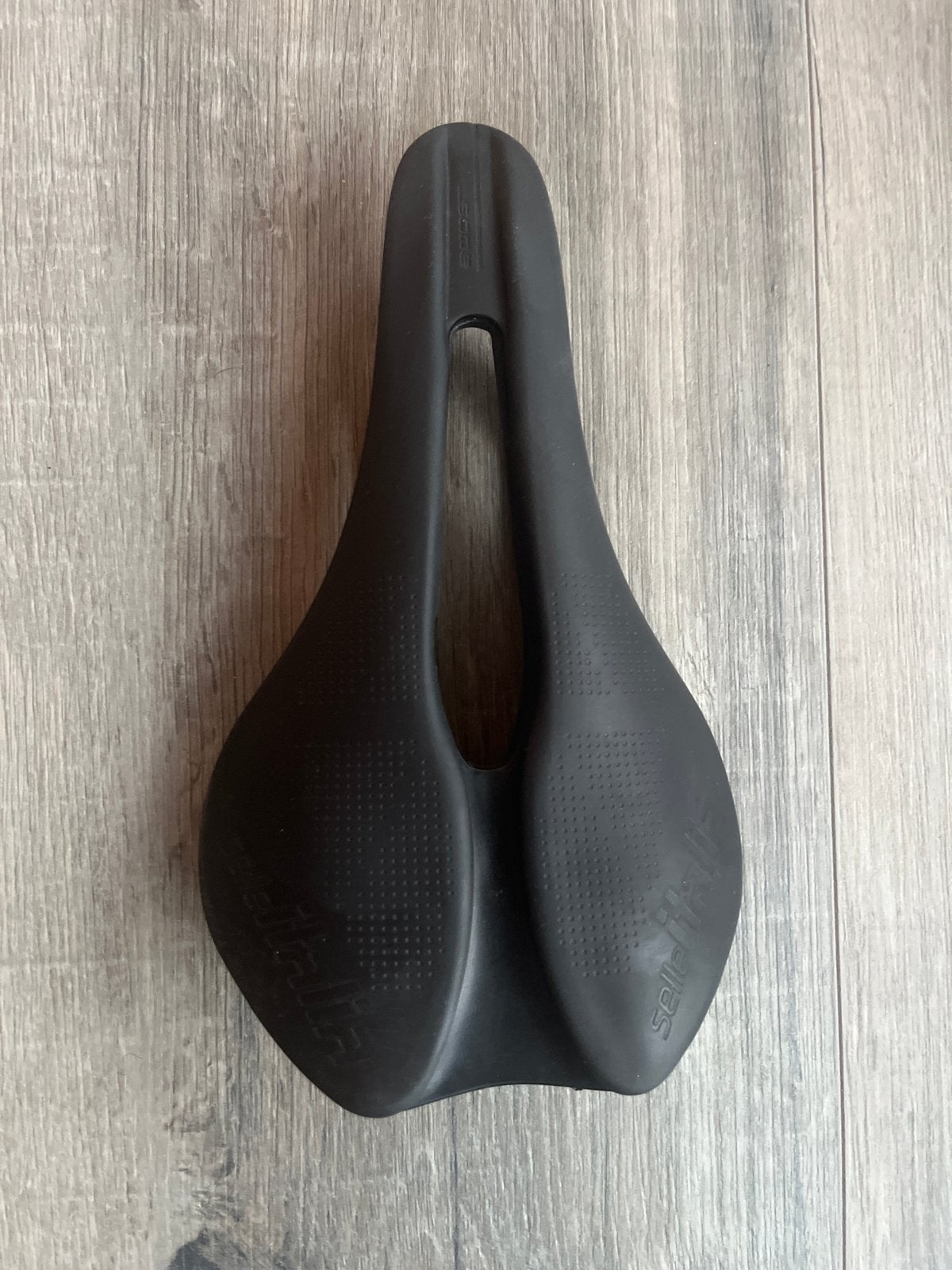 Selle Italia Zadel - 15 cm breed, 14 cm lang, Ophalen, Gebruikt, Kunststof, Zadel