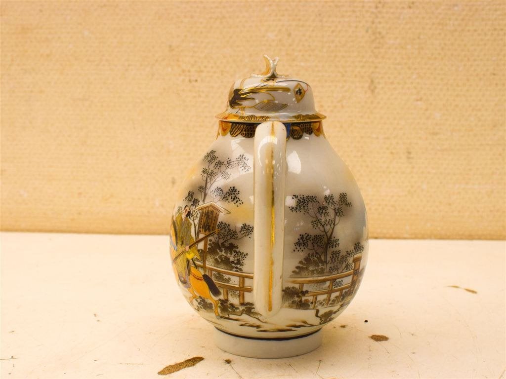 Porseleinen theepot 51284, Gebruikt, Ophalen of Verzenden, Bord(en), Overige stijlen
