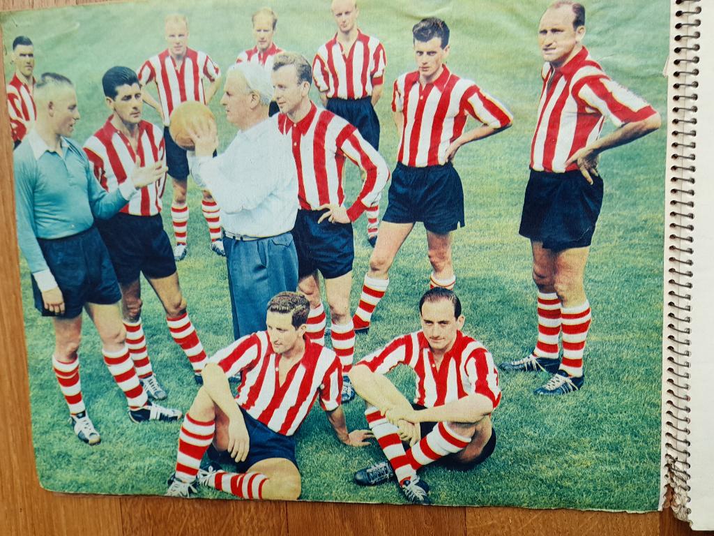 Voetbal: Oude teamfoto's uit de Revue  Seizoen 1958-'59, Verzamelen, Ophalen of Verzenden, 1940 tot 1960, Nederland, Knipsel(s)