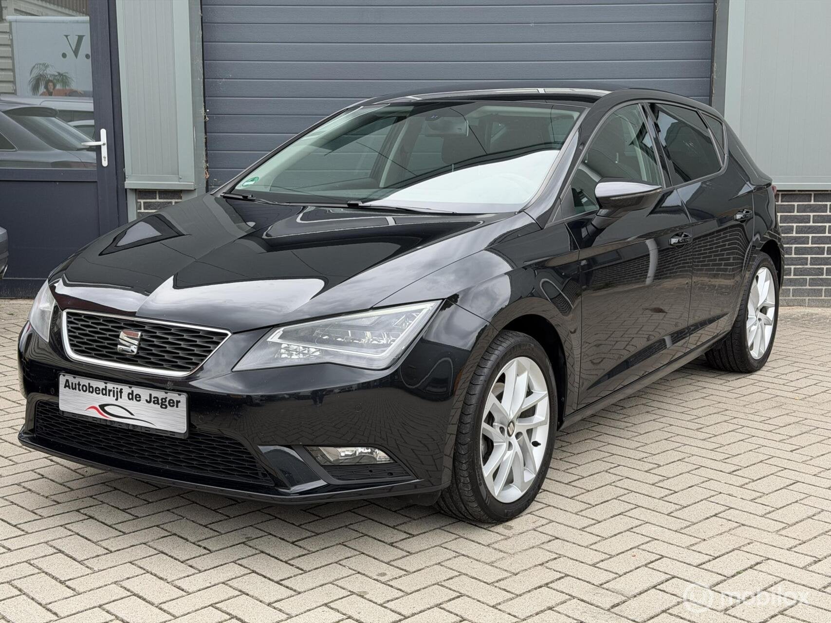 Seat Leon SC 1.2 TSI/ DEALER ONDERHOUDEN/ NAV/ APK/ 105 PK, Auto's, Voorwielaandrijving, Euro 5, Gebruikt, 4 cilinders