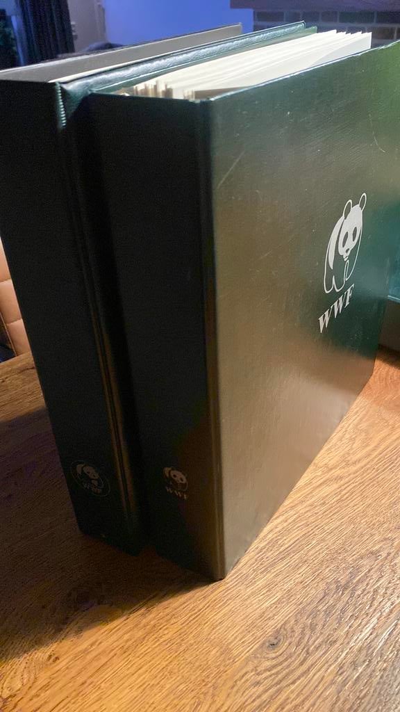 2 albums wwf, Postzegels en Munten, Ophalen of Verzenden, Buitenland