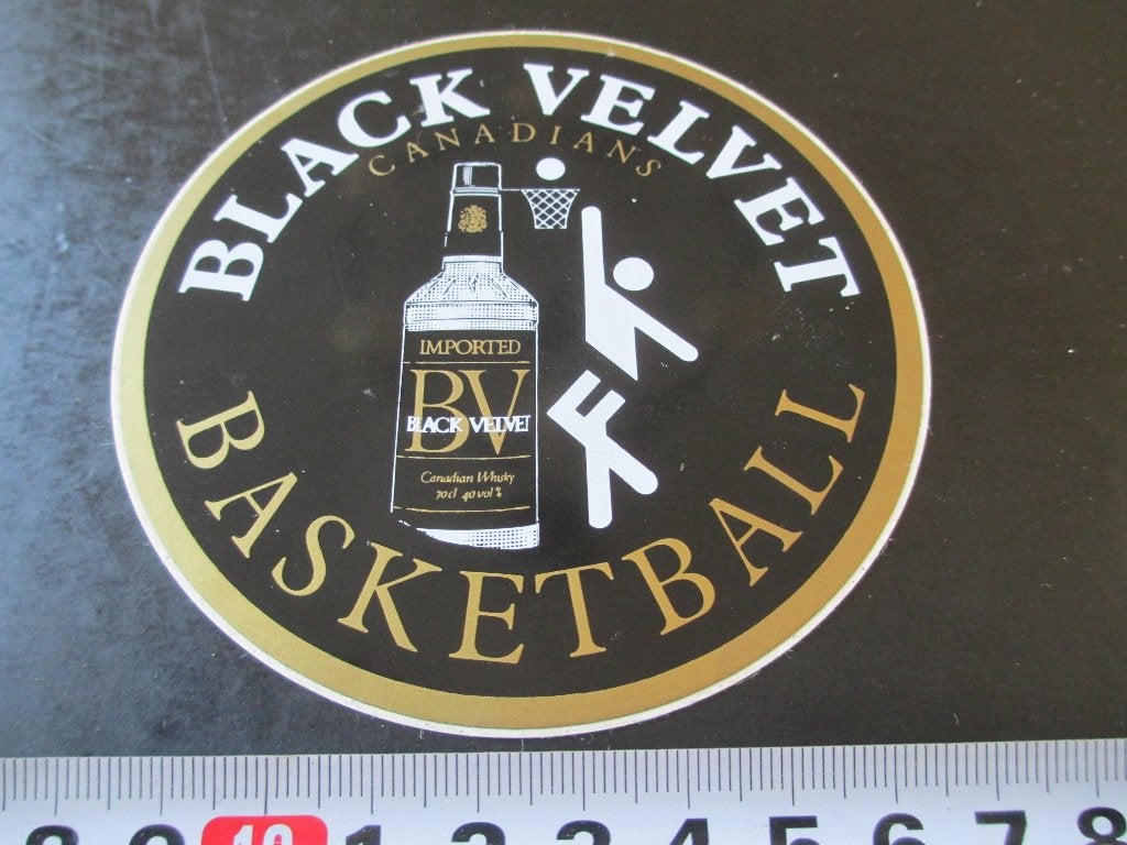sticker black velvet canadians basketball - canadian whisky, Ophalen, Zo goed als nieuw