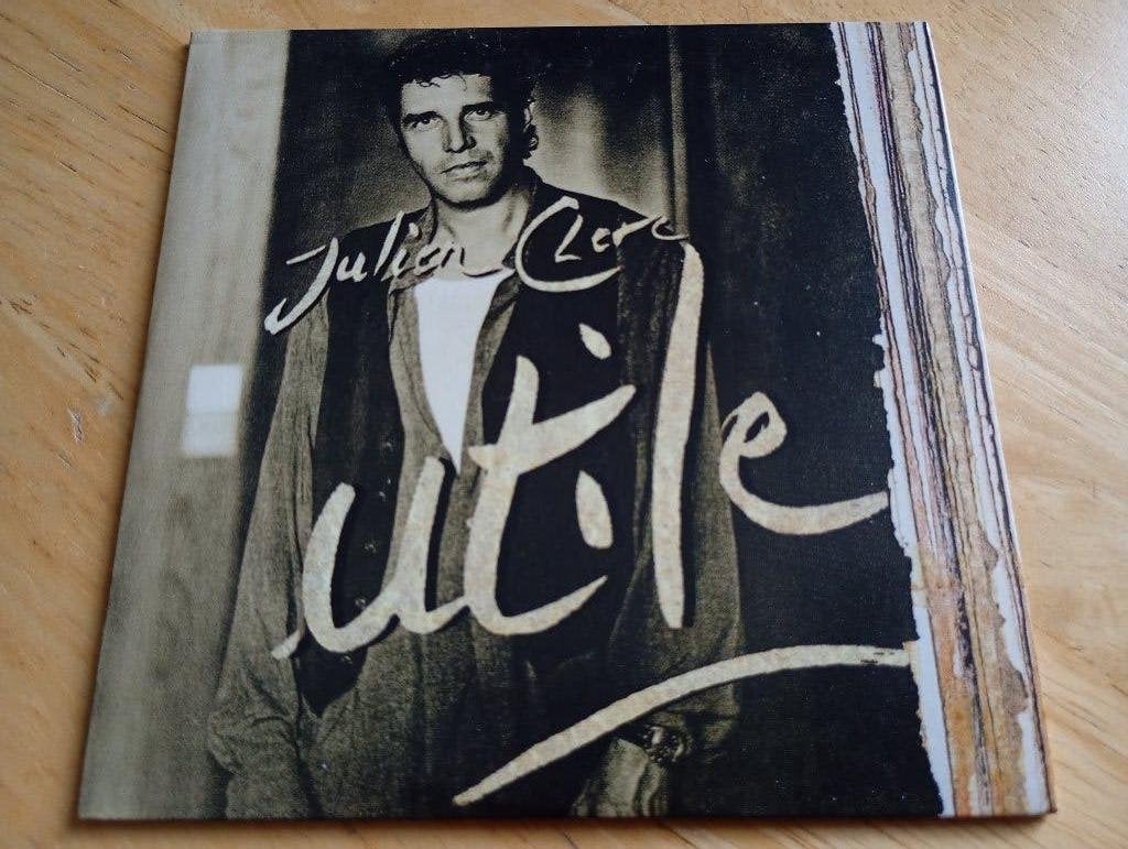 CD Julien Clerc - Utile, Cd's en Dvd's, Cd's | Franstalig, Zo goed als nieuw, Verzenden