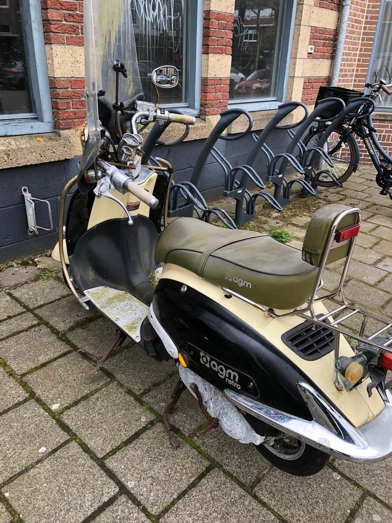 AGM scooter-onderdelen, Fietsen en Brommers, Ophalen of Verzenden, Zo goed als nieuw, Benzine, Overige merken