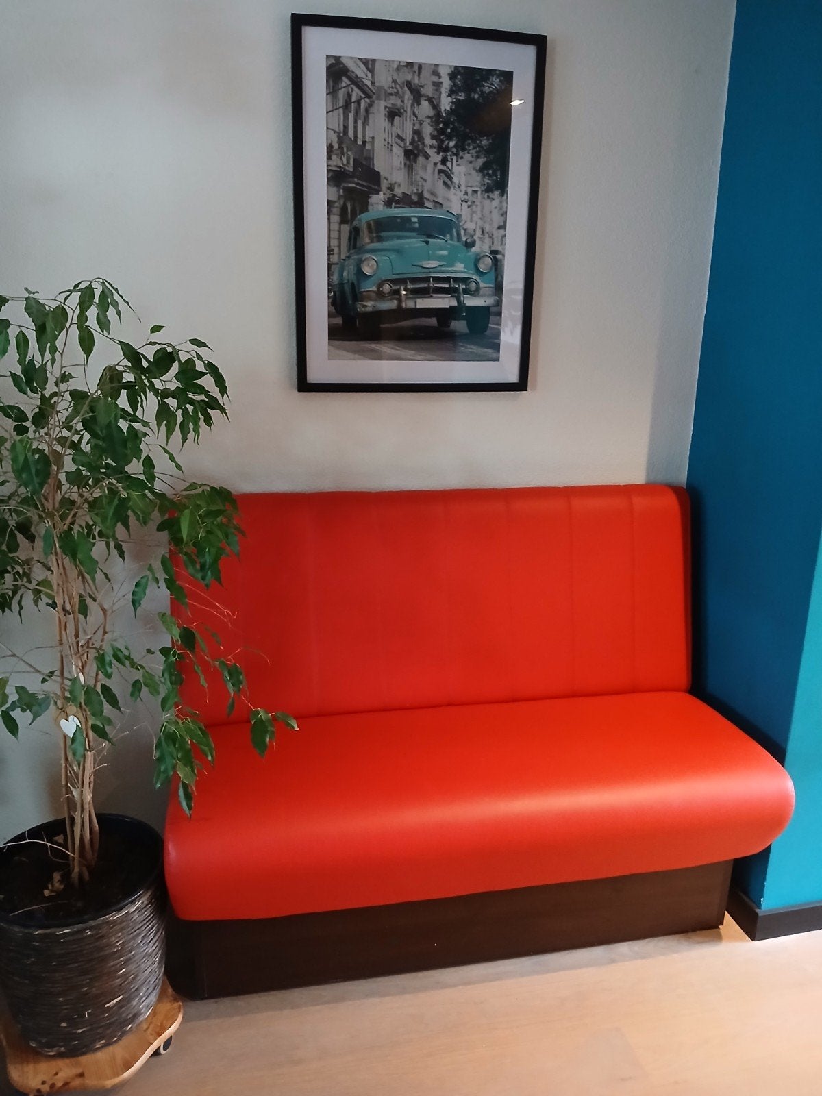 leuk rood bankje, Ophalen, Kunststof, Gebruikt, Minder dan 75 cm