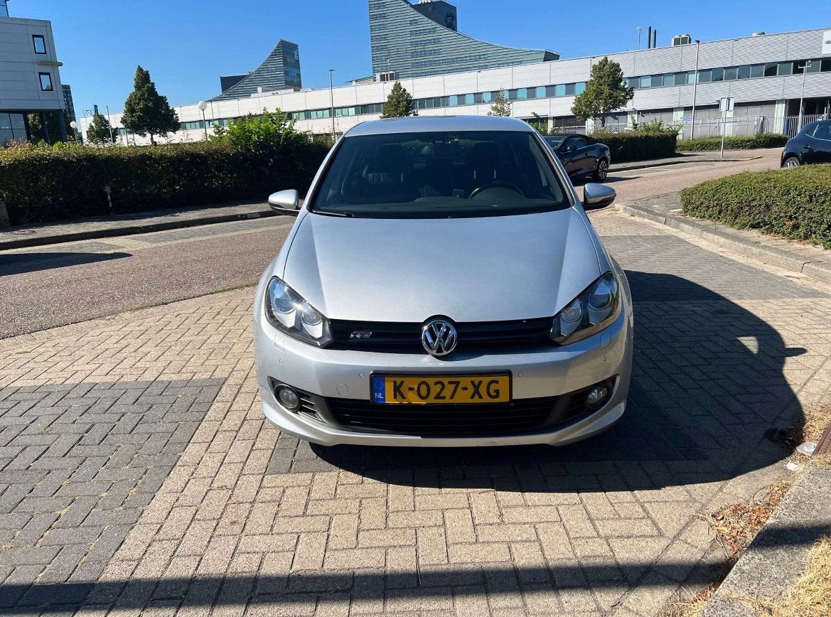 Volkswagen Golf 1.4 TSI 90KW DSG 2011 Grijs, Auto's, 4 cilinders, Overige bekleding, 122 pk, 650 kg