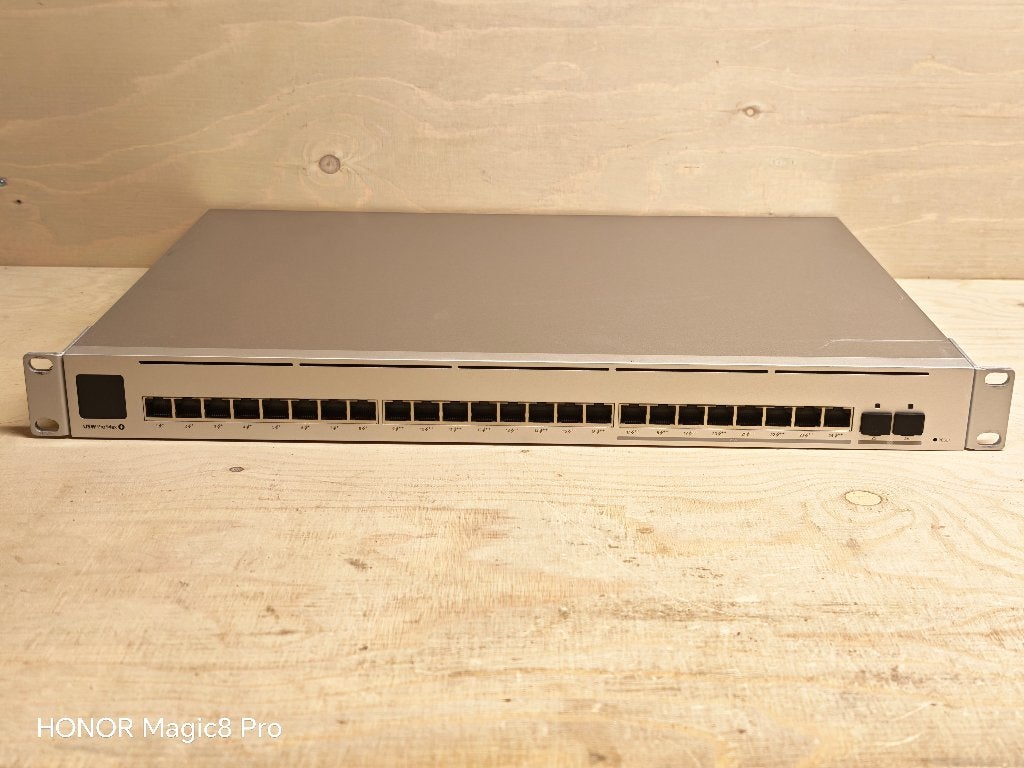 Ubiquiti Unifi USW-Pro-Max-24-PoE, Computers en Software, Gebruikt, Ekkersrijt 3102, 5692CC Eindhoven, Rma.ui.com, Ubiquiti