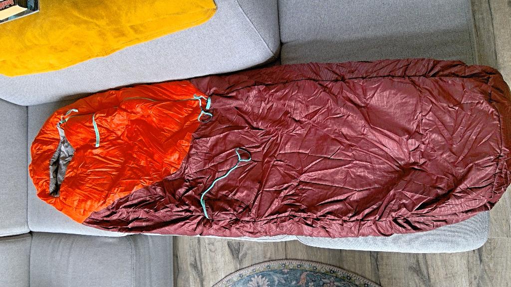 Slaapzak Quechua MH500 junior 2 Stuks beschikbaar, Caravans en Kamperen, Slaapzakken, Ophalen, Zo goed als nieuw