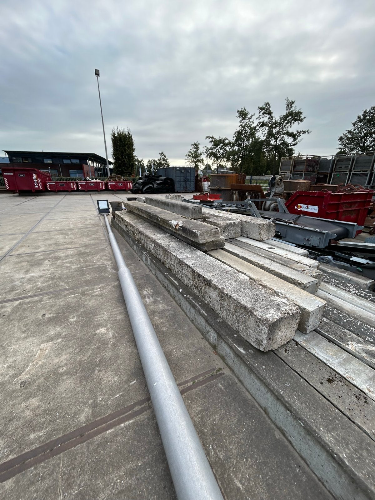 Gebruikte Heipalen van Beton, Gebruikt, Ophalen of Verzenden, Balk, Overige houtsoorten