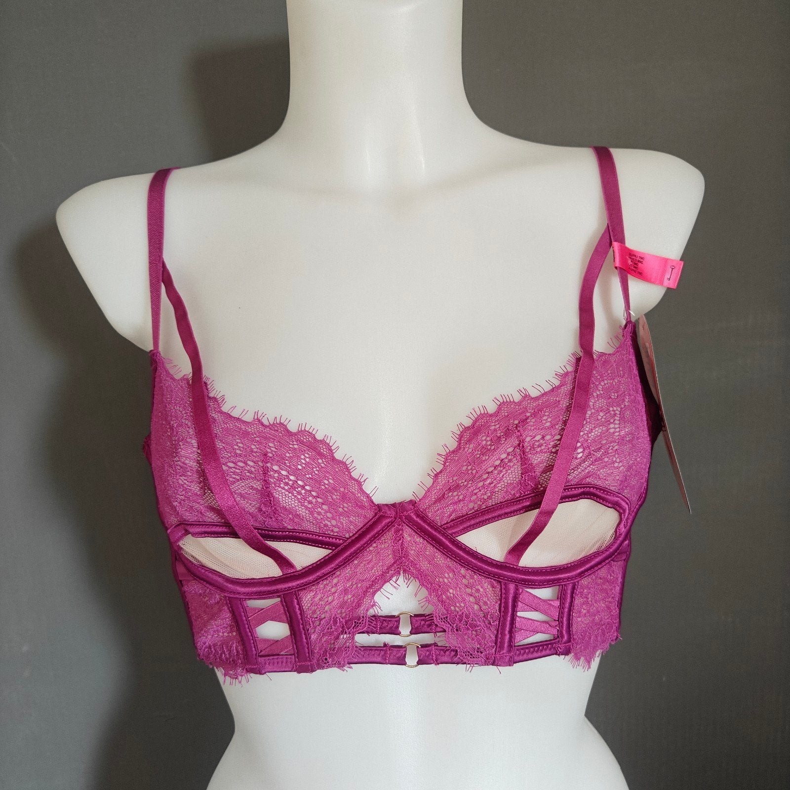 Paarse BH / EU75C / kant / Private Collection / Hunkemöller, Hunkemöller, Ophalen of Verzenden, Paars, BH