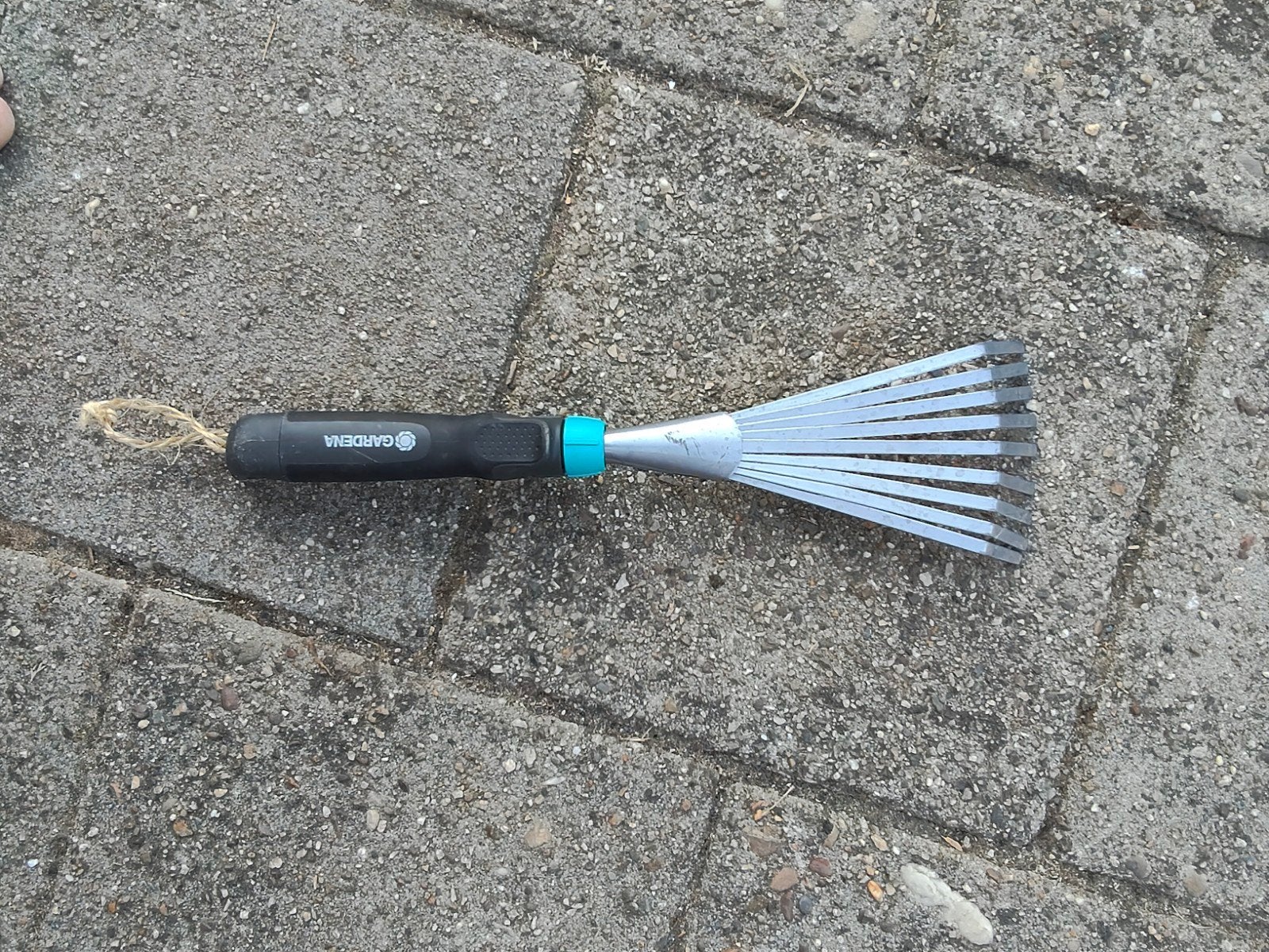 Gardena handharkje voor tuin en balkon, Ophalen of Verzenden, Gebruikt, Hark, Gardena