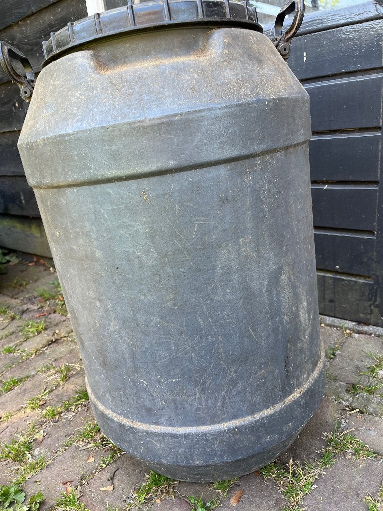2x voerton, Dieren en Toebehoren, Dierenvoeding, Ophalen, Vee