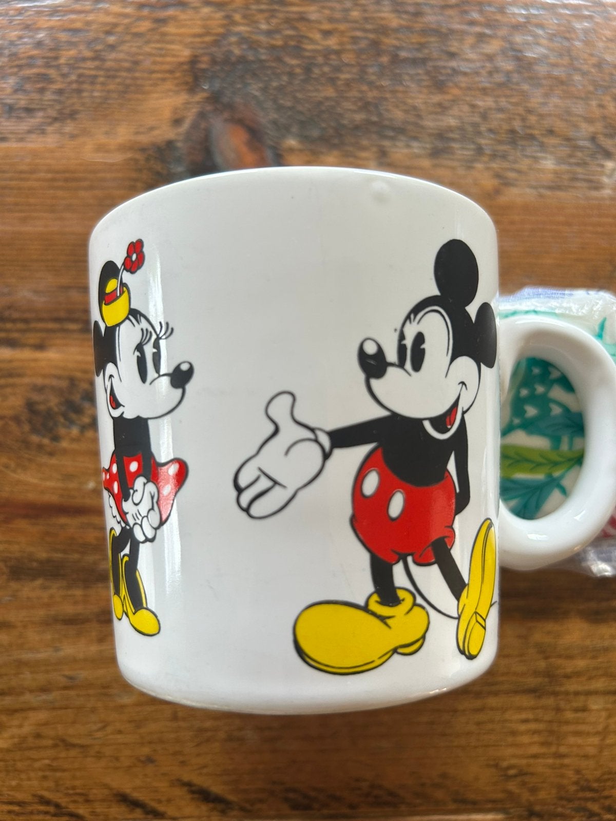 Mickey en Mini Mouse op Walt Disney mok, Ophalen of Verzenden, Mickey Mouse, Nieuw, Servies