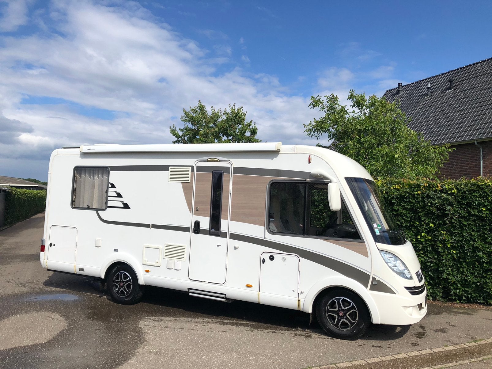 Net binnen Hymer B598 Premium 180pk Queensbed + Hefbed VOL!!, Integraal, Particulier, Hymer, Tot en met 4