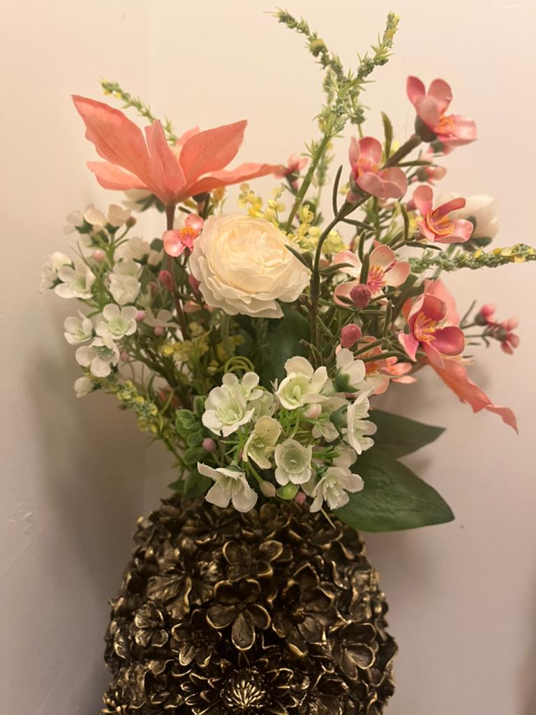 Bloemvaas Brons incl zijde bloemen, Ophalen of Verzenden, Zo goed als nieuw