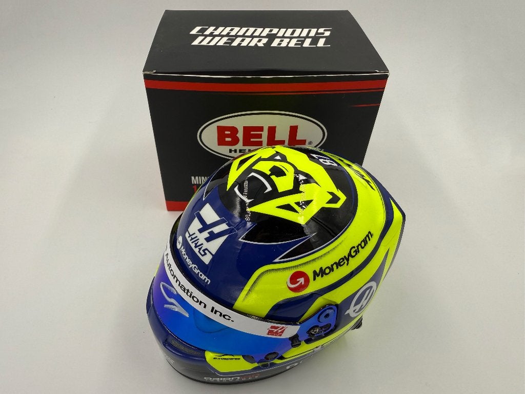 1/2 helm helmet F1 Bearman 2025 (Haas) signed, Ophalen of Verzenden, Formule 1