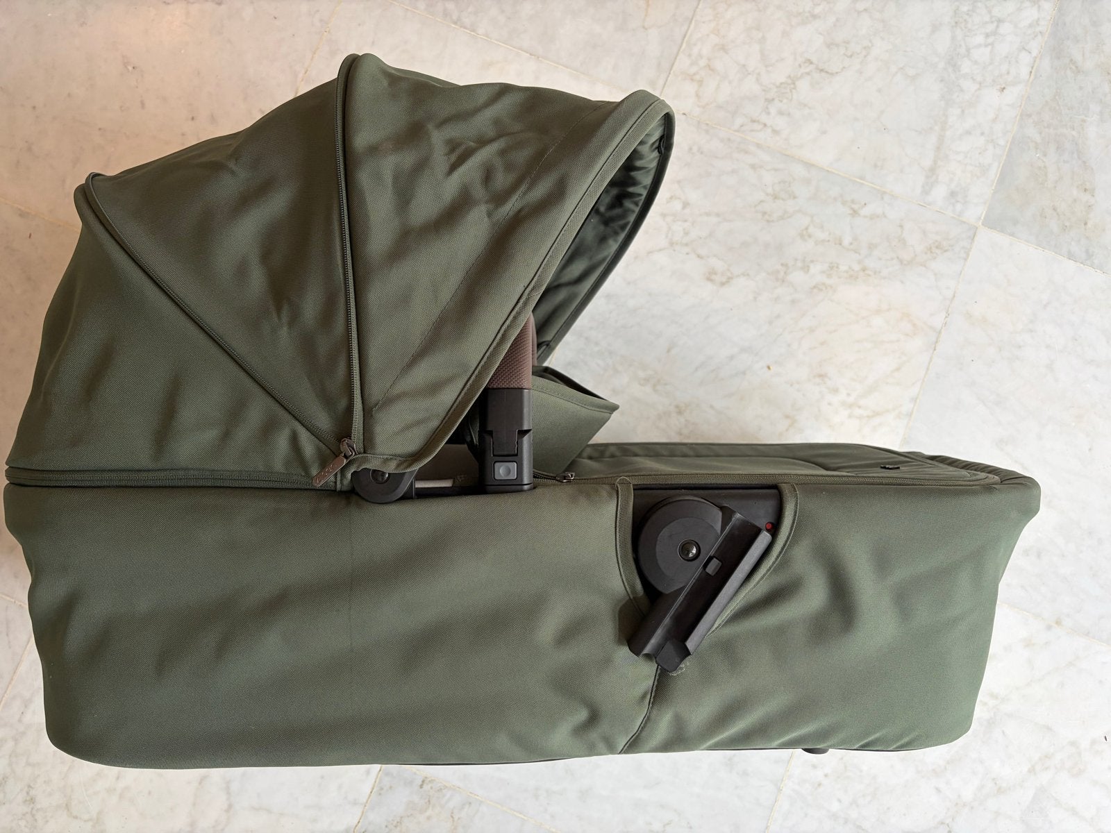 Joolz Aer+ reiswieg in Olive Green, Zo goed als nieuw, Met reiswieg, Ophalen, Kinderwagen