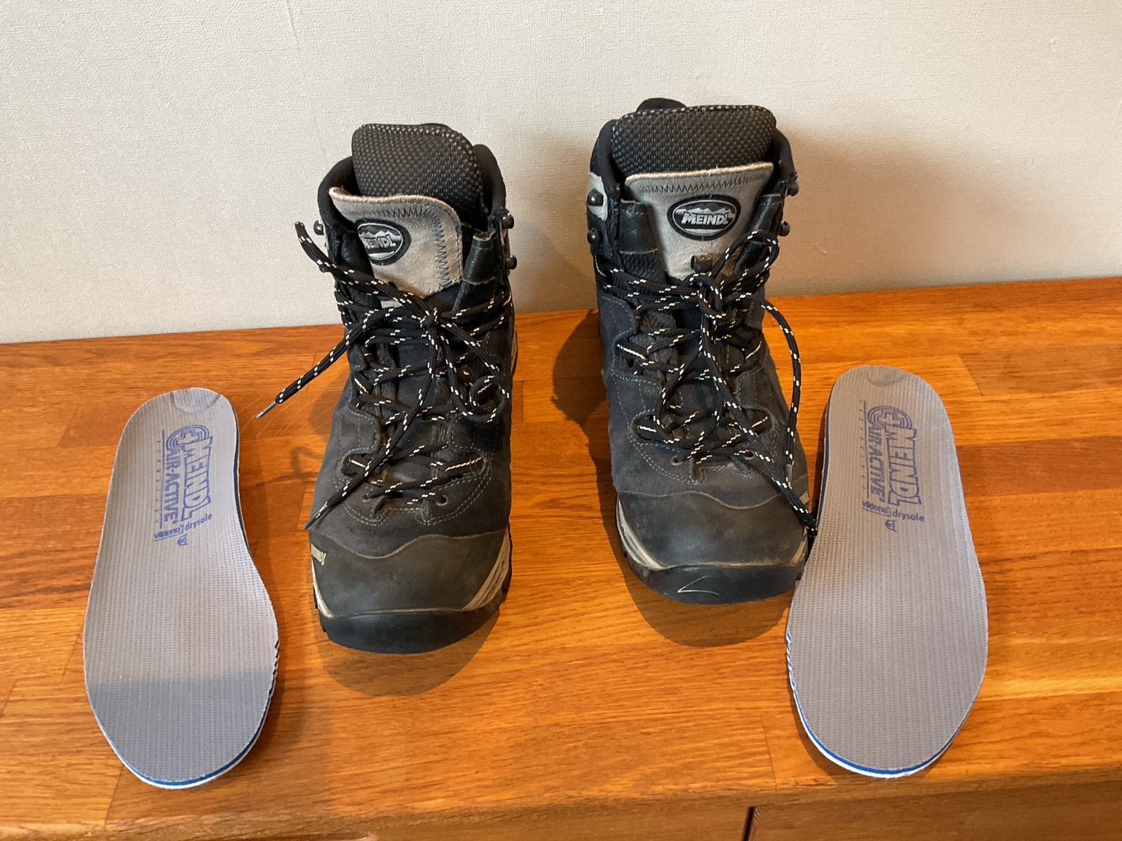 Meindl Wandelschoenen - Maat 42 1/2 - willen graag wandelen, Ophalen, Zo goed als nieuw, Schoenen