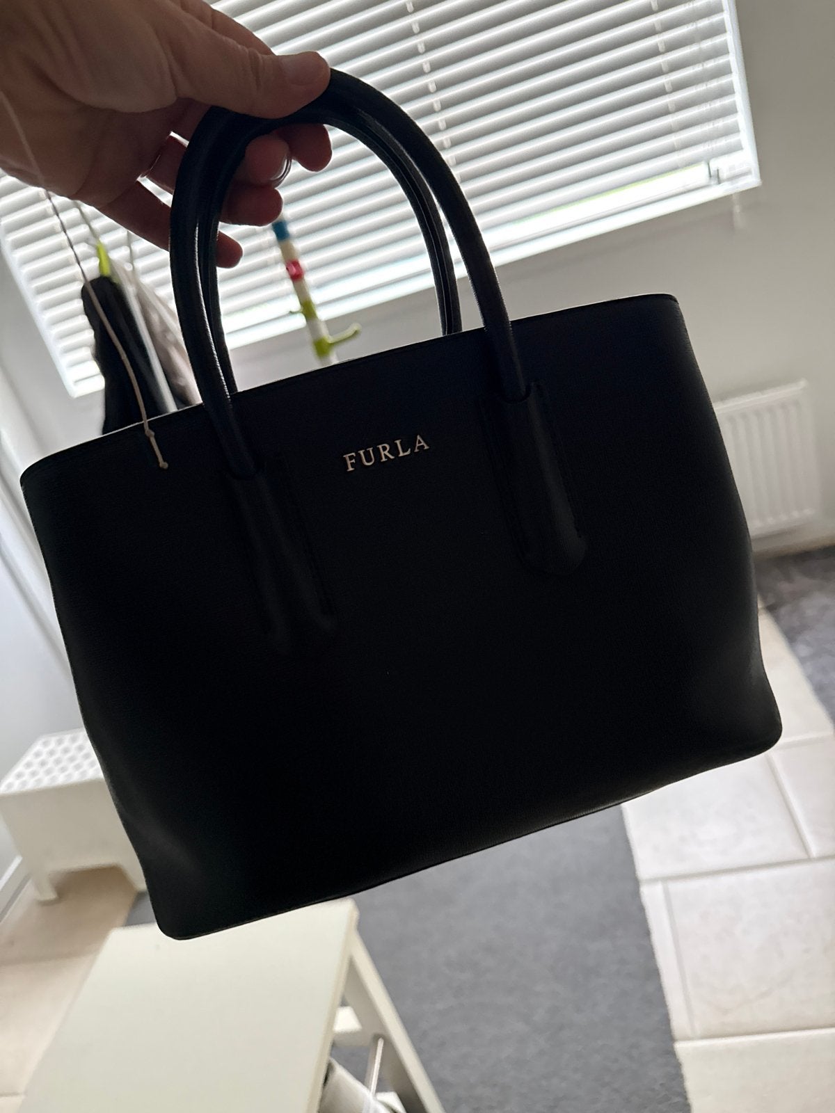 Furla Handtas Zwart - Elegant en Tijdloos, Ophalen of Verzenden, Zo goed als nieuw, Zwart, Handtas