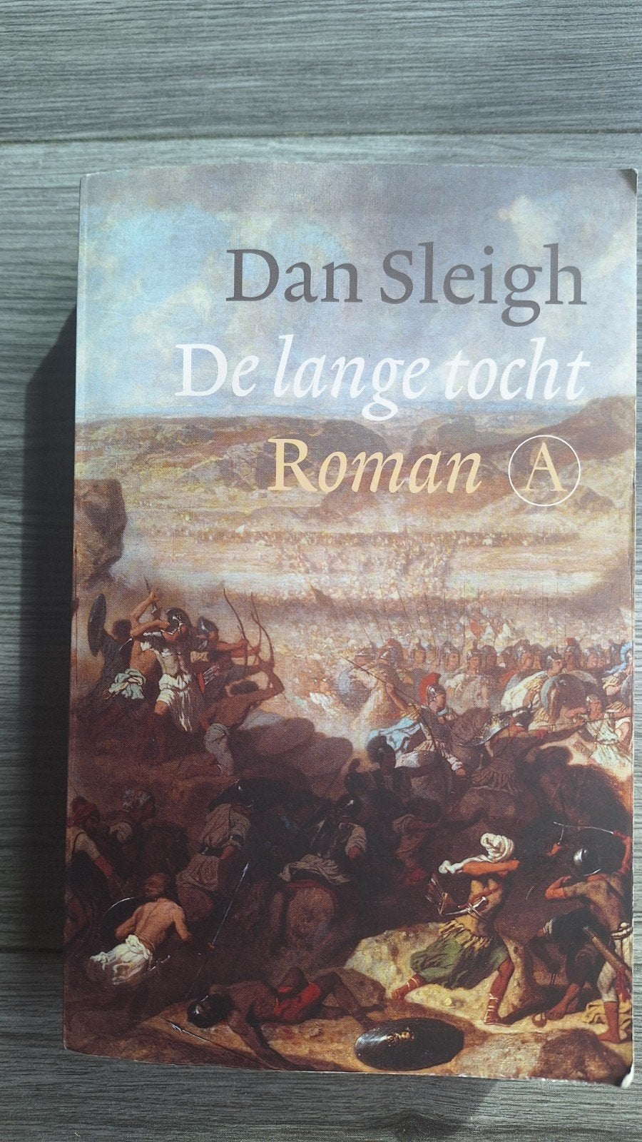 Dan Sleigh - De lange tocht (Roman), Ophalen of Verzenden, Gelezen, Dan Sleigh, Wereld overig