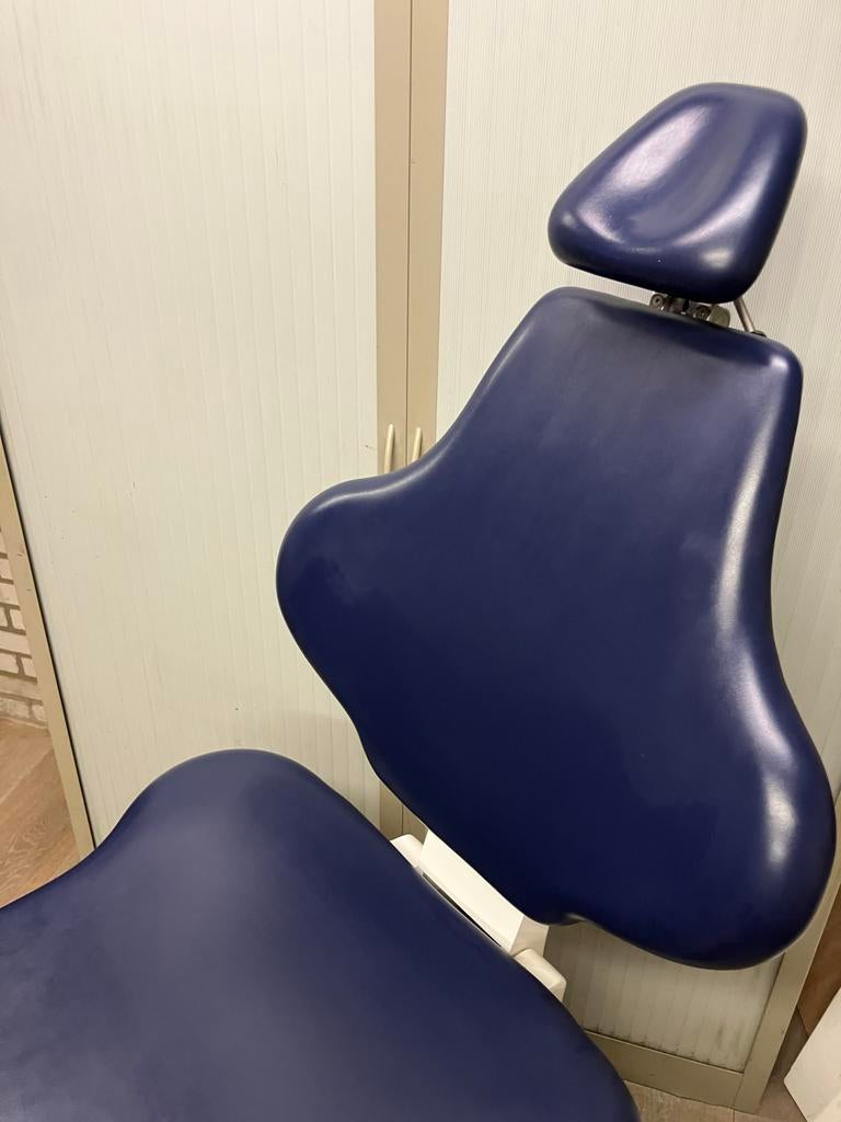 Behandelstoel tandarts mondhygiënist pedicure. Moet nu weg, Overige