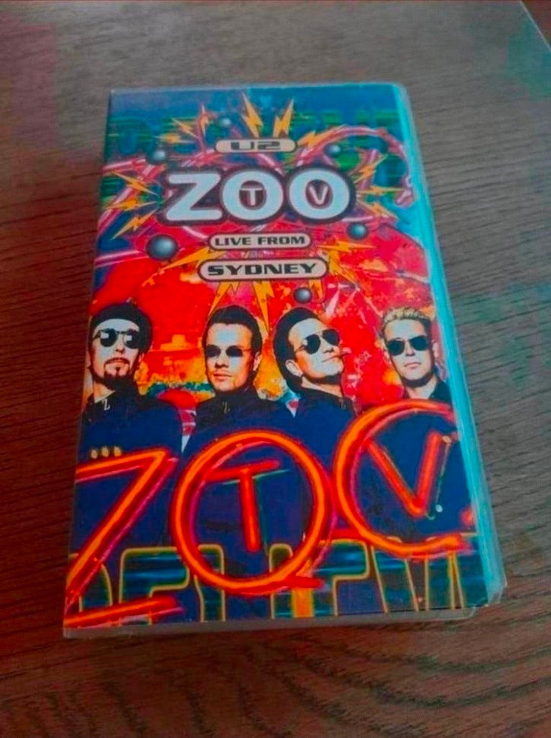 U2 ZOOTV Live from Sydney videoband., Gebruikt, Alle leeftijden, Muziek en Concerten, Ophalen of Verzenden