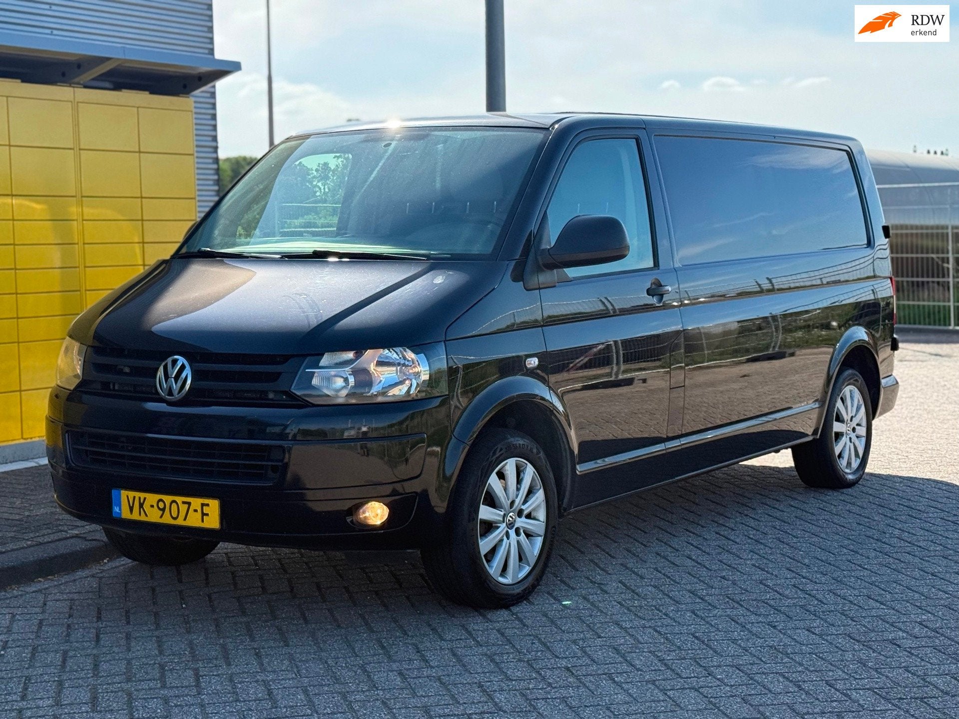 Volkswagen Transporter 2.0 TDI L2H1 Bj 2014 Zwart Lang AIRCO, Auto's, Bestelauto's, Voorwielaandrijving, Euro 5, Gebruikt, Volkswagen