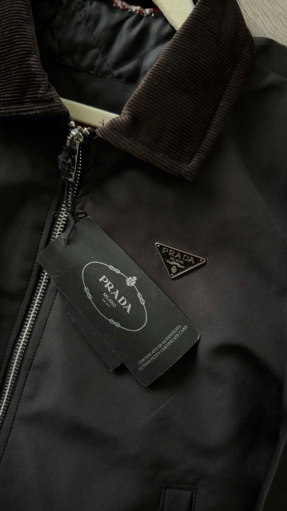 Prada jas nieuw voor 5/6 jaar, Ophalen of Verzenden, Nieuw, Jongen of Meisje